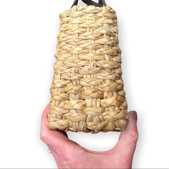 Wicker Floral mini bag made in Philippine’s yellow lining - Picture 7 of 9